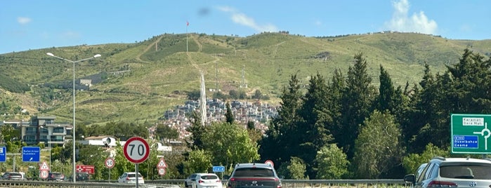 Seferihisar Gişeler is one of İzmir - Çeşme Otoyolu.