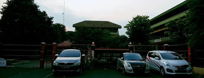 TK/SD/SMP/SMA Islam Panglima Besar Soedirman is one of Jaringan Kalisari | Cijantung dan sekitar.