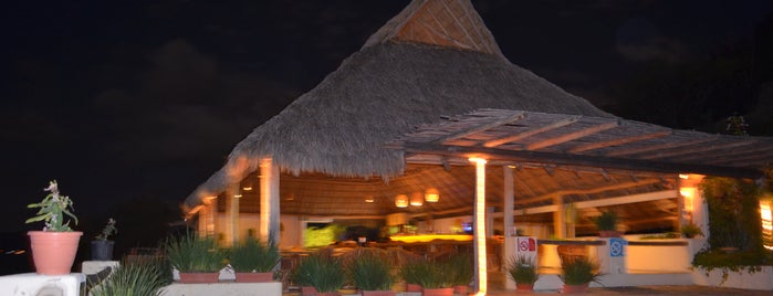 El Risco Restaurant & Bar is one of por visitar.
