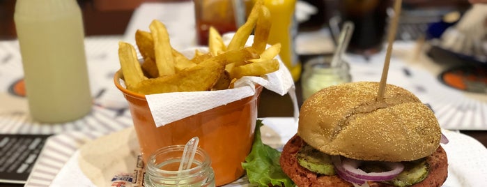 All Star Burger is one of Lugares favoritos de Rogerio.