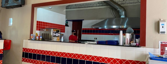 America Burgers And Shakes is one of Cidades Históricas Mineiras.