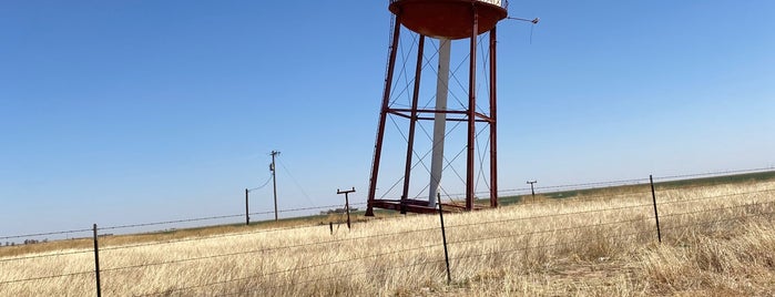 Britten Leaning Water Tower is one of Route 66.