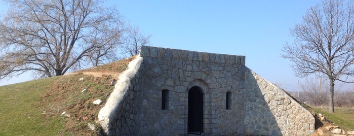 Римската Гробница is one of Tempat yang Disukai Dan.