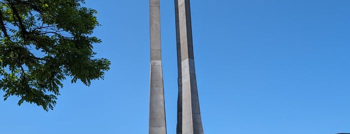 Pomnik Poleglych Stoczniowców is one of Polsko.