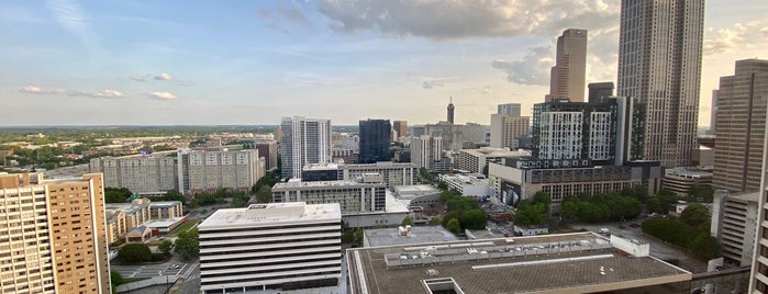Hilton Atlanta is one of สถานที่ที่ Vernard ถูกใจ.