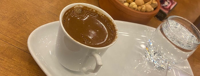 Kahve Deryası is one of Locais curtidos por Yılmaz.