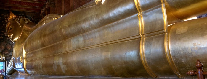 Wat Pho is one of Orte, die Jesse gefallen.