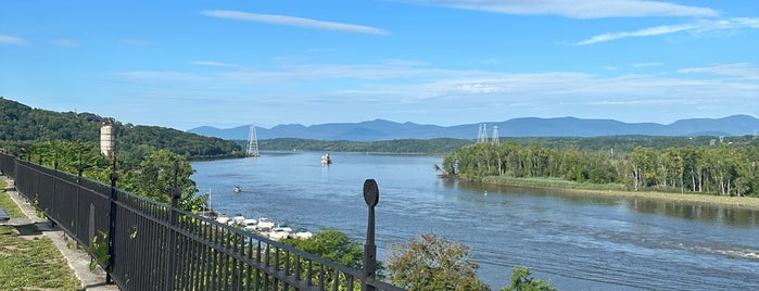 Promenade Hill Park is one of Ten years.