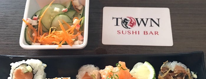 Town Sushi Bar is one of Marianaさんのお気に入りスポット.