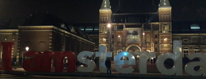 Museumplein is one of Esraさんのお気に入りスポット.