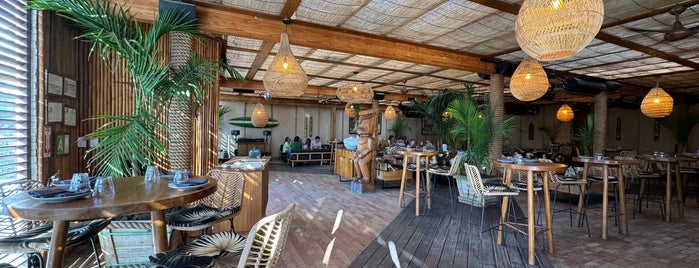 Belles Beach House is one of Bar/Lounge/Dive Bar.