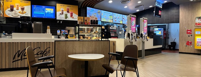 McDonald's & McCafé is one of Coffee & Dessert.