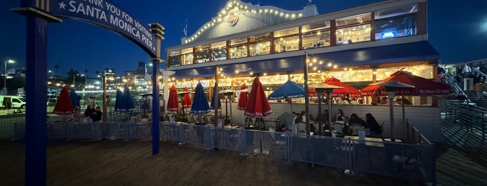 Bubba Gump Shrimp Co. is one of Alled 님이 좋아한 장소.