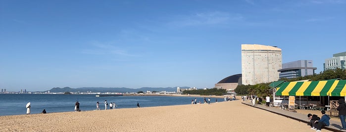 Seaside Momochi Beach Park is one of Japan.