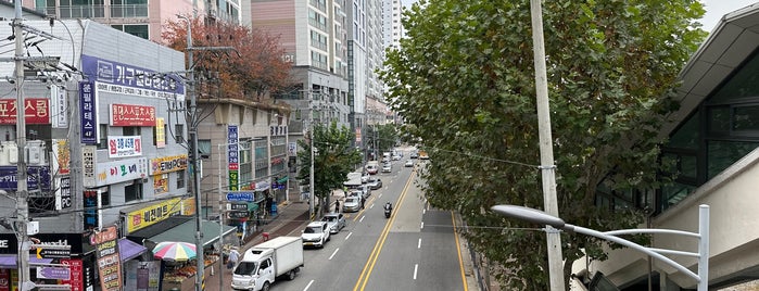 Myeonghak Stn. is one of 서울 지하철 1호선 (Seoul Subway Line 1).