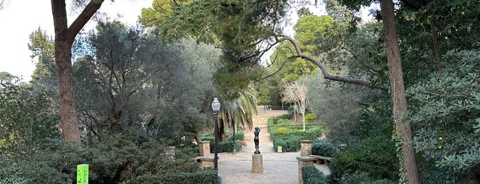 Jardins de Laribal is one of P4. Barcelona.
