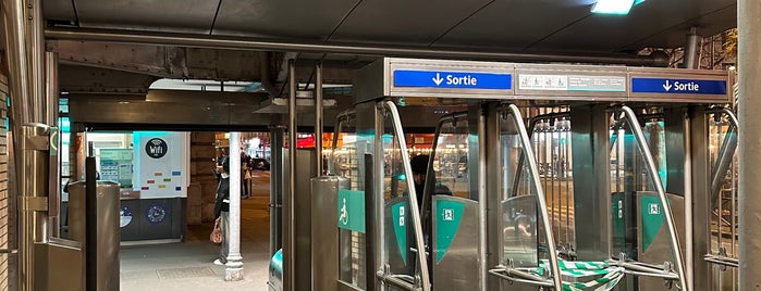 Métro La Motte-Picquet – Grenelle [6,8,10] is one of Paris Metro.