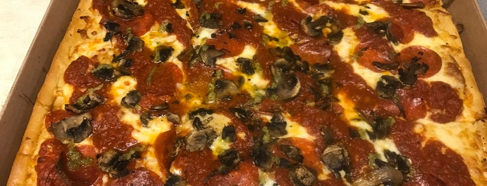 Antonio's House of Pizza is one of Lugares favoritos de Jeff.