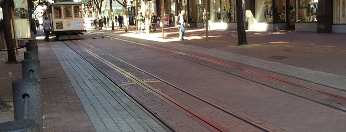Powell Street Cable Car Turnaround is one of Lugares favoritos de Fabrice.