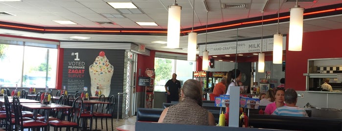 Steak 'n Shake is one of Must-see places in Jacksonville, Florida.