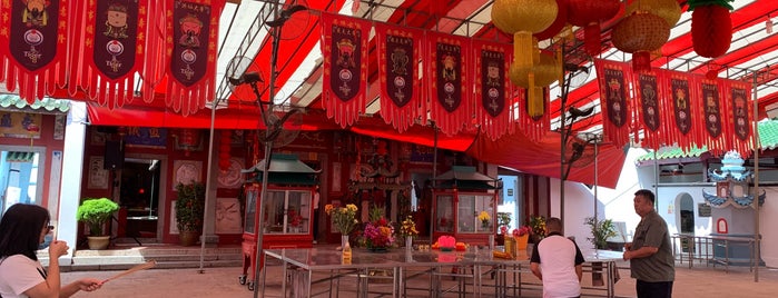 Johor Old Chinese Temple 柔佛古庙 is one of JB.