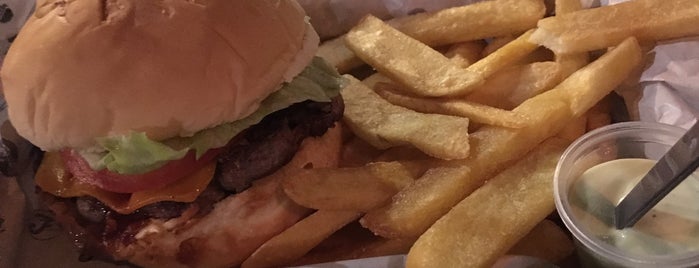 Frens Burger & Grill is one of Sabrina : понравившиеся места.