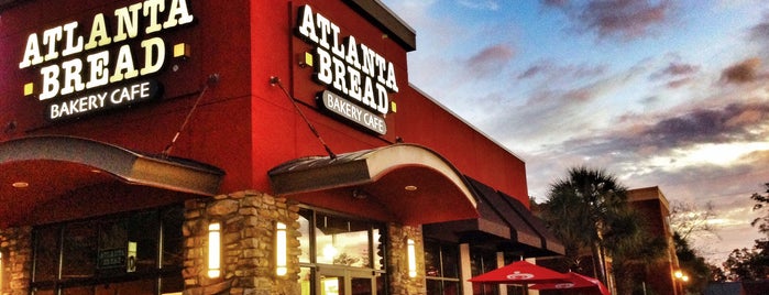 Atlanta Bread Company is one of Lugares favoritos de Lynn.