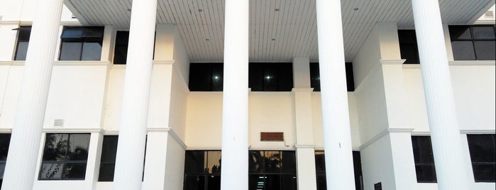 UPT Perpustakaan Unsyiah is one of Komplek Universitas Syiah Kuala.