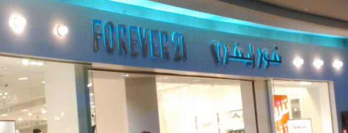 Forever 21 is one of Abu Laurenさんのお気に入りスポット.