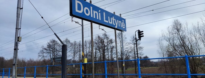 Železniční zastávka Dolní Lutyně is one of Železniční stanice ČR: Č-G (2/14).