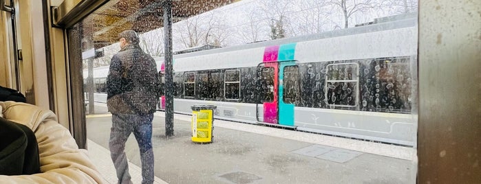 RER Le Blanc Mesnil [B] is one of Paris Metro.