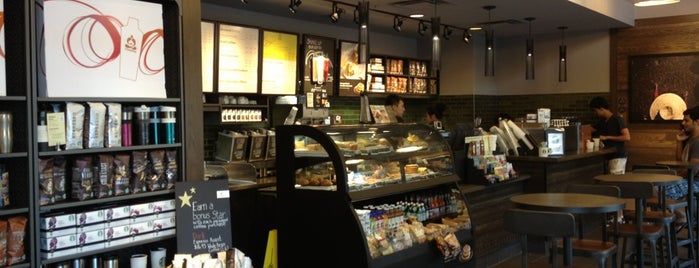 Starbucks is one of Orte, die Meghan gefallen.