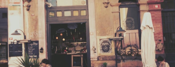 Pappa Cafe is one of kadıköy mekanları.