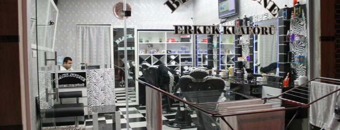 Black stone erkek kuaförü is one of สถานที่ที่บันทึกไว้ของ Burak.