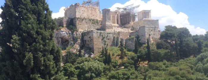 Acrópolis de Atenas is one of Lugares favoritos de Marie.
