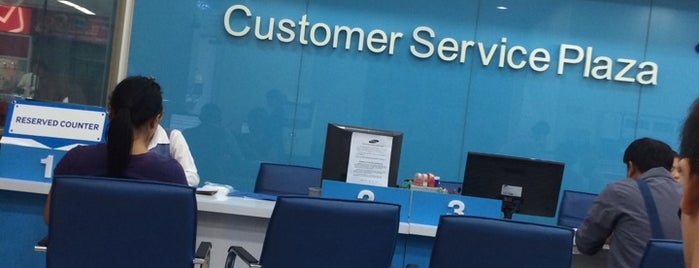 Samsung Service Center is one of Lugares favoritos de Weerapon.