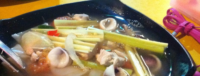 Sri Takbai Tom Yam is one of Top 10 dinner spots in Pasir Gudang, Malaysia.