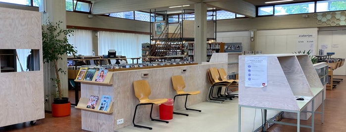 Openbare Bibliotheek Elsschot is one of Orte, die ™Catherine gefallen.