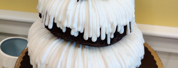 Nothing Bundt Cakes is one of Lugares favoritos de Eve.