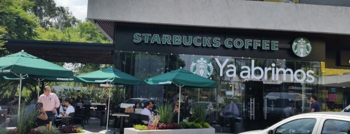 Starbucks is one of Lugares favoritos de Ivette.