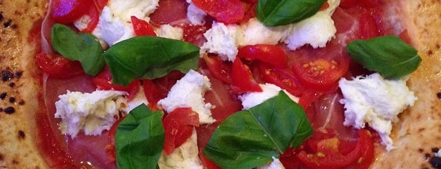 PizzAria "dal Campione" is one of Posti che sono piaciuti a Matteo.