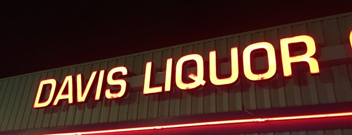 Davis Liquor Outlet is one of Riverside Hipster.