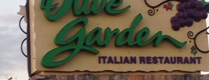 Olive Garden is one of Orte, die John gefallen.