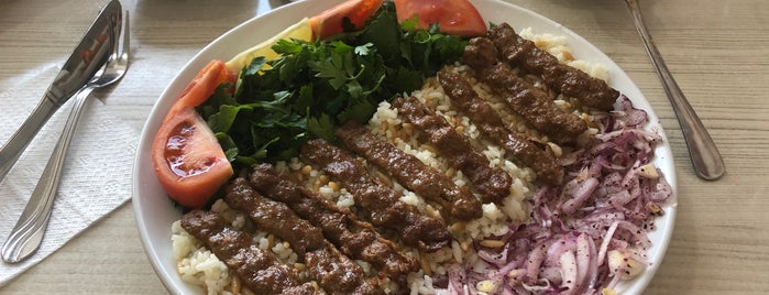 Şafak Usta Parmak Kebap Salonu is one of Gazyağcı Fırın Kebabı.