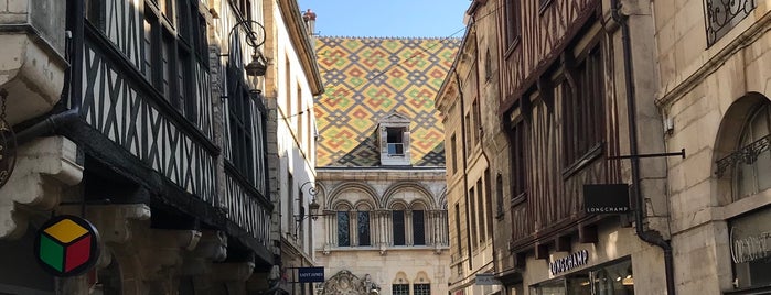 Rue du Bourg is one of Dijon : rues & places.