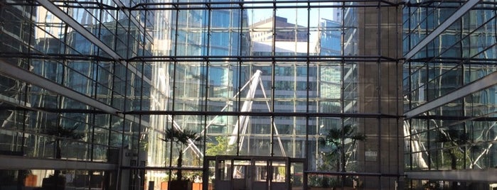 Triangle de l'Arche is one of La Défense.