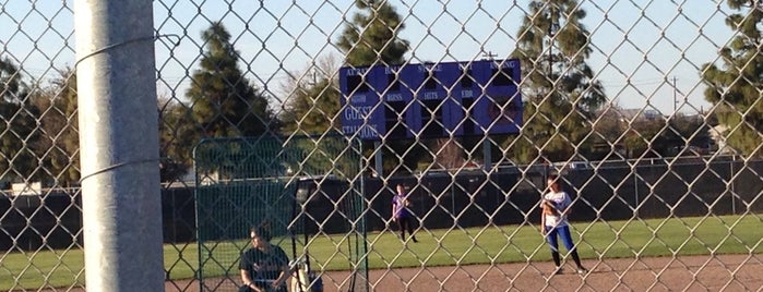 Madera South High School is one of Lieux qui ont plu à David.