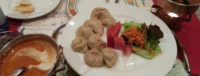 Restaurant Tibet is one of Lux.