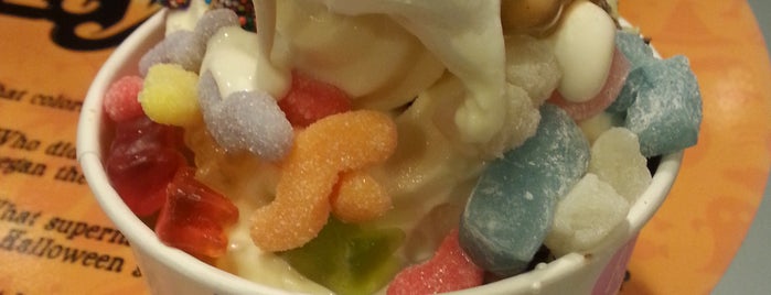 Menchie's Frozen Yogurt is one of Orte, die Q gefallen.