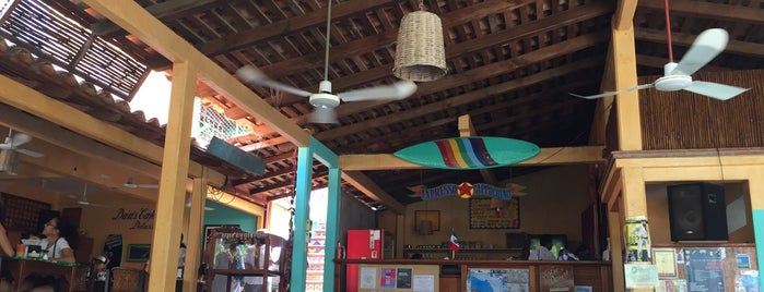 Dan's Cafe Deluxe is one of Puerto escondido.